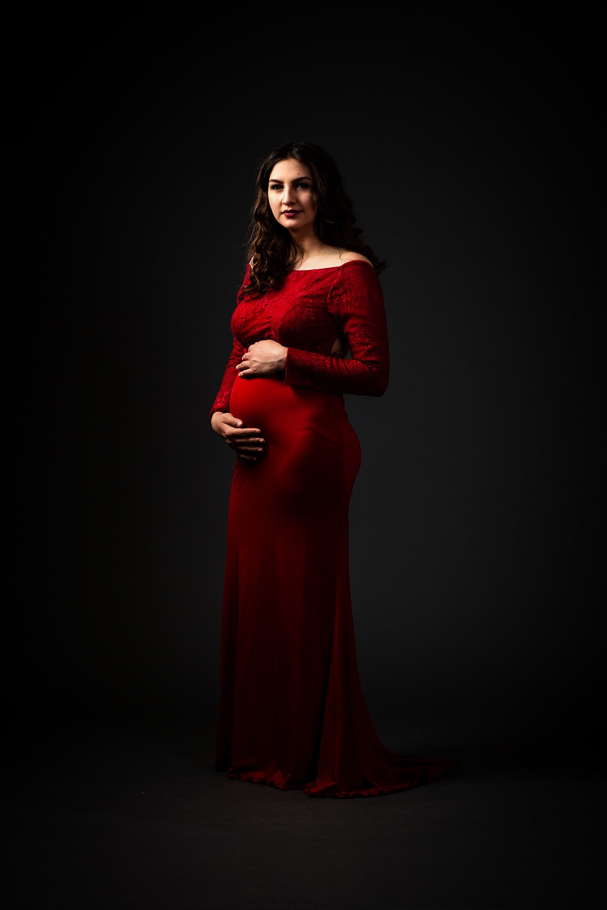Maternity portrait flowy dress in field